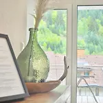 Black Forest I Sauna Auf Dem Balkon I Boxspring I Nespresso I Ausblick I Wasserfaelle Im Ort